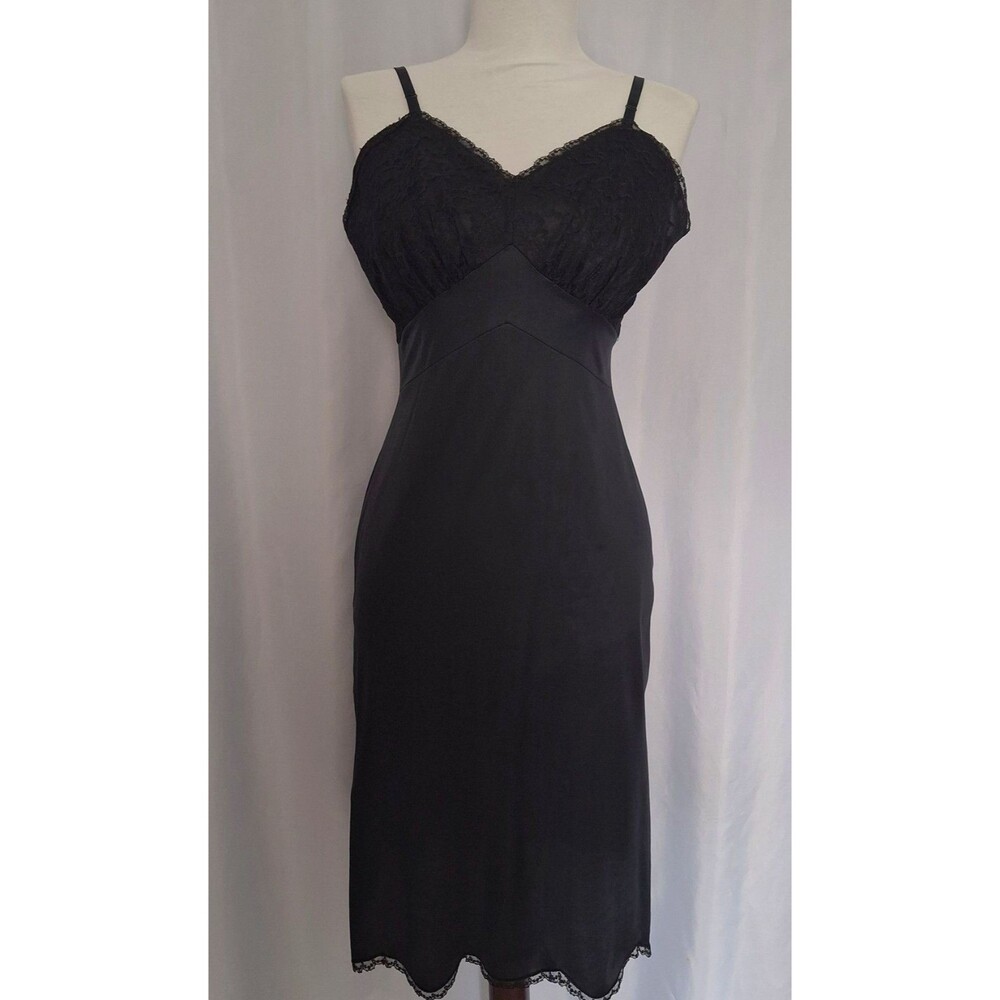 VTG 50s VANITY FAIR BLACK LACE BODICE & TRIM SLIP  SZ 34 Coquette Lingerie